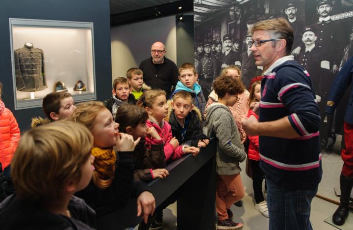 Visite scolaire au musée Guerre et Paix en Ardennes