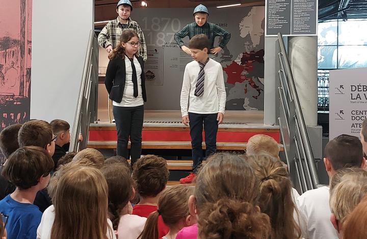 « L’à peu près visite guidée » de collégiens au Musée 